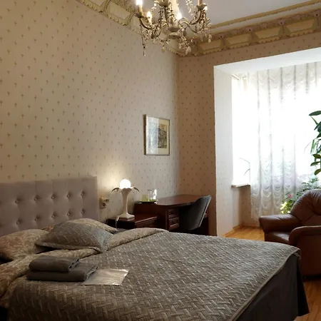 Проживання в сім'ї Cozy In With A Cat 10 Min To Station