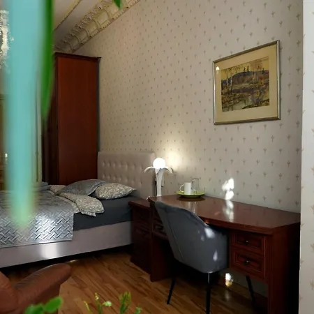Проживання в сім'ї Cozy In With A Cat 10 Min To Station *